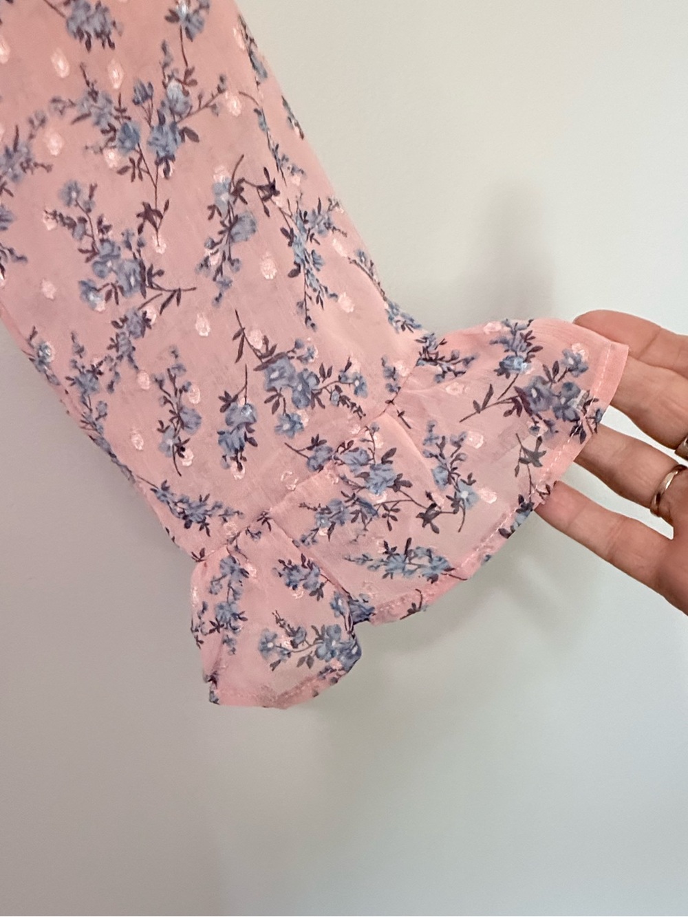 Women’s XL Pink Floral Long-Sleeve Blouse - Casual Tie-Neck - Picture 2 of 7